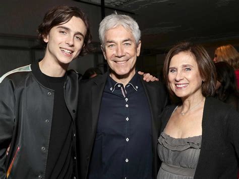 are timothee chalamet parents divorced.